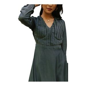 böhme PLEATED UNDERWIRE V-Neck MIDI DRESS. Size Small.